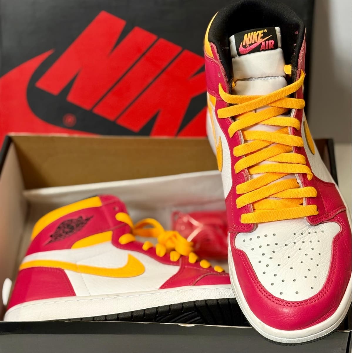 Nike Air Jordan 1 Mid Reverse Bred Yellow Red White Size 9.5 Men With Box - Thumbnail 4