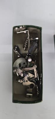 Vintage Singer Featherweight 221 sewing machine - Thumbnail 6
