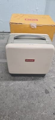 Kodak Brownie 500 8mm Desktop Movie Projector with Box Beige/Gray - Thumbnail 2