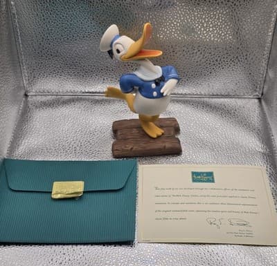 WDCC Walt Disney's Donald's Debut in The Wise Little Hen Donald Duck w/COA & Box - Thumbnail 3