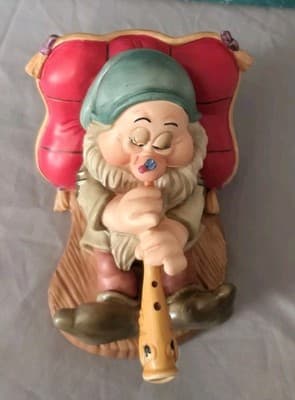 WDCC Disney Snow White Sleepy "Zzzzzzz" Figurine w/box & COA - Thumbnail 7