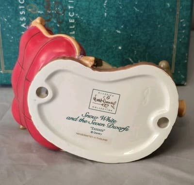WDCC Disney Snow White Sleepy "Zzzzzzz" Figurine w/box & COA - Thumbnail 6