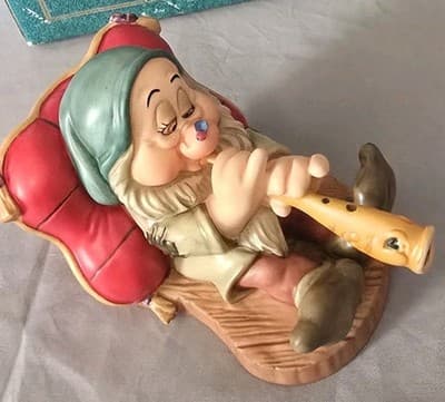 WDCC Disney Snow White Sleepy "Zzzzzzz" Figurine w/box & COA - Thumbnail 8