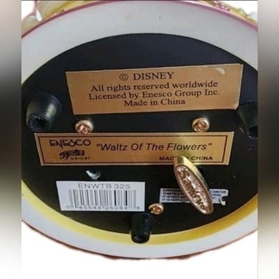 Disney Enesco Snow White Fairest Of Them All "Waltz Of The Flowers" Snow Globe - Thumbnail 5