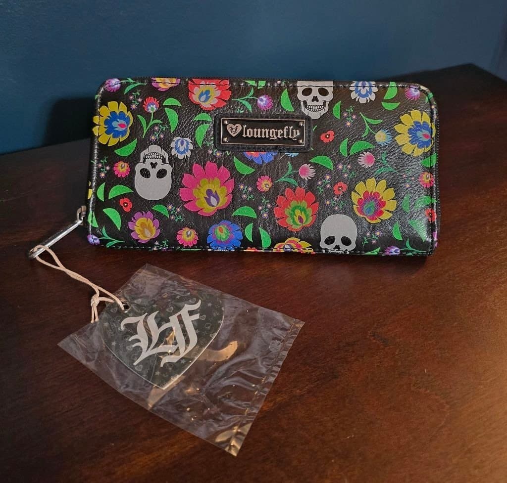 Rare Loungefly ❤️ Logo Skull Wallet