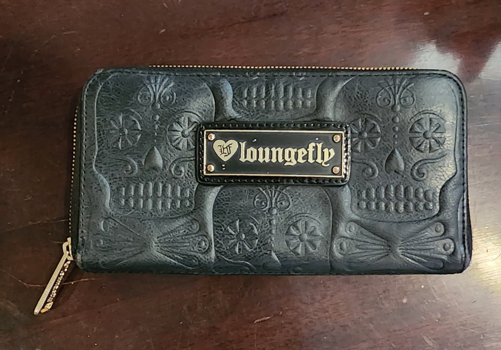 Loungefly ❤️ Logo Skull Long Wallet