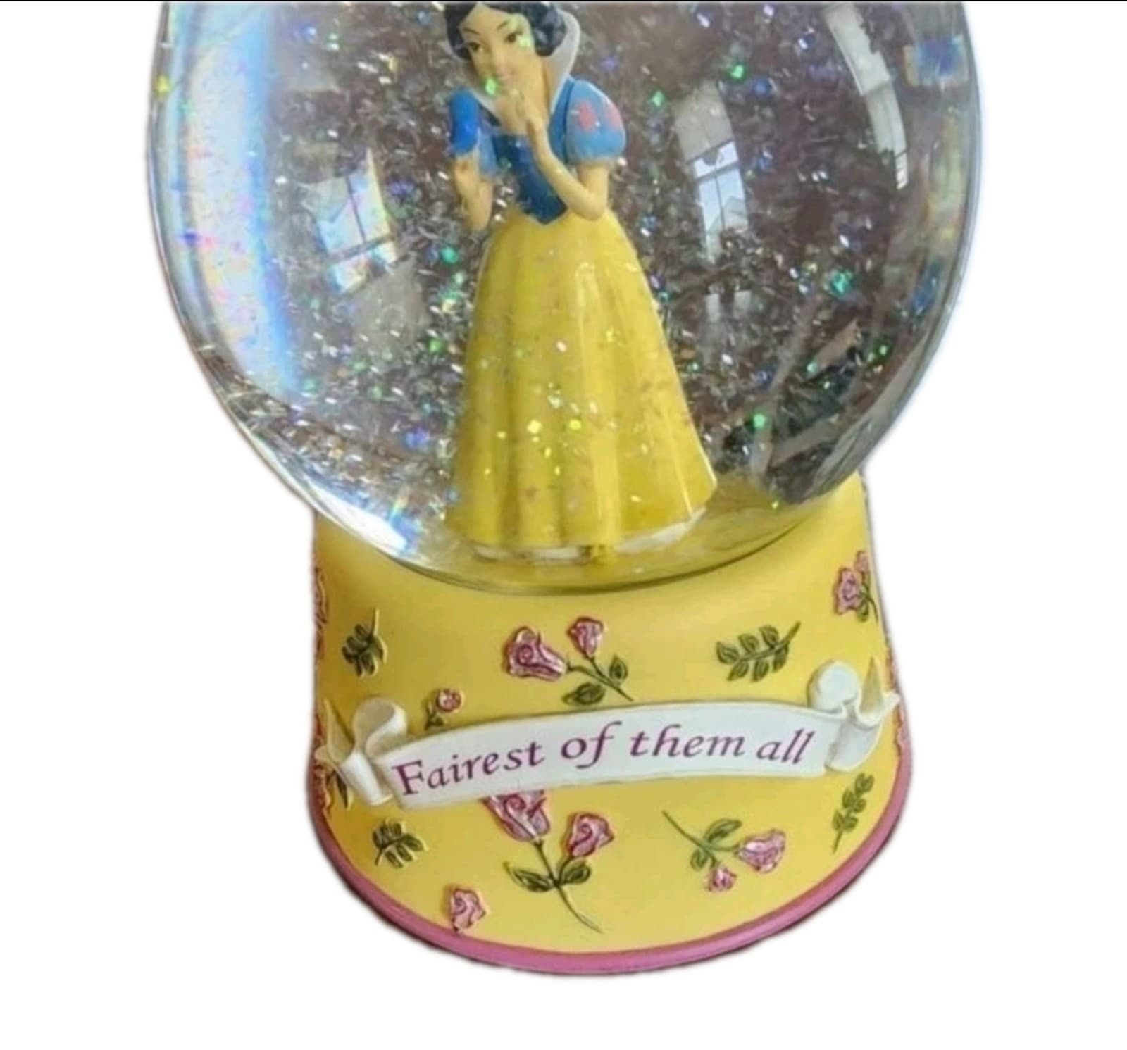 Disney Enesco Snow White Fairest Of Them All "Waltz Of The Flowers" Snow Globe - Thumbnail 3