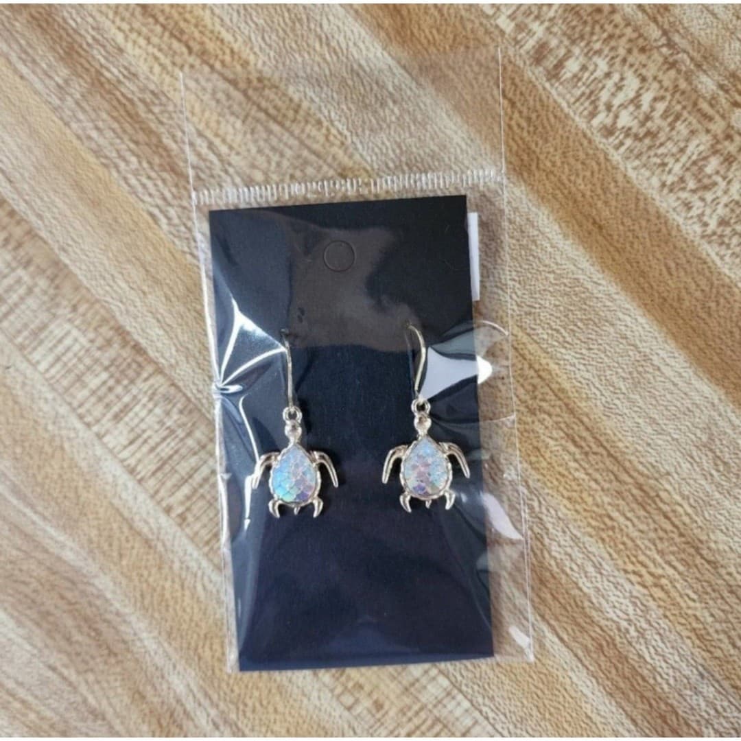 Turtle Charm Earrings - Thumbnail 2