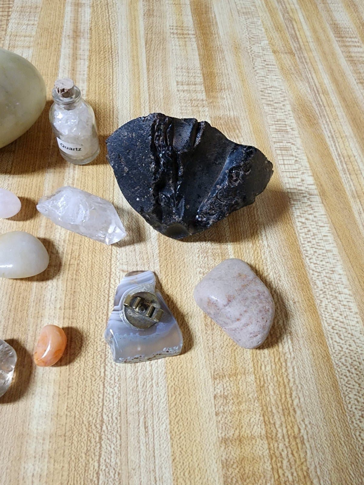 Crystals & Stones - Thumbnail 3