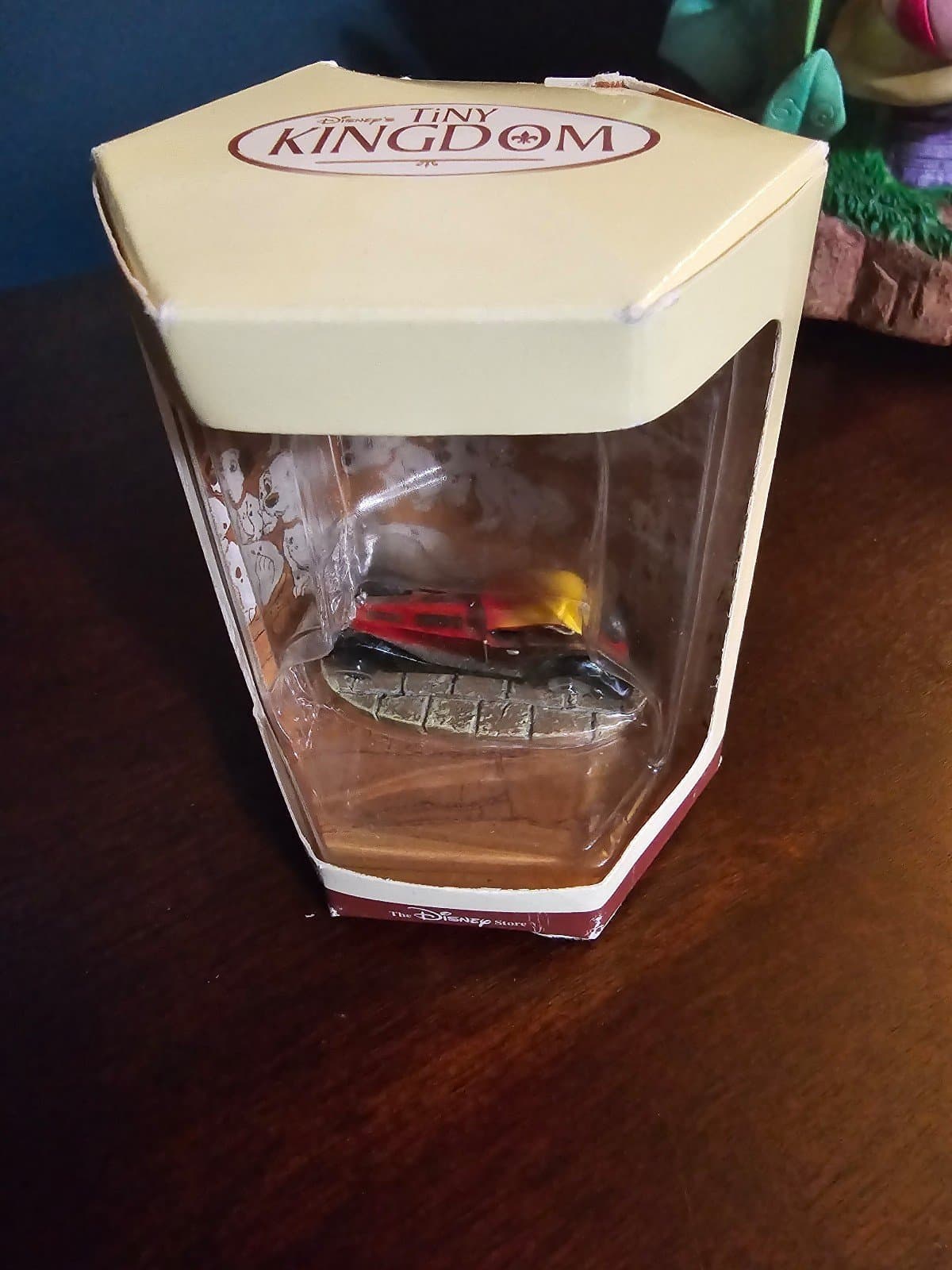 Disney Store Tiny Kingdom 101 Dalmatians Cruella's Car - Thumbnail 2