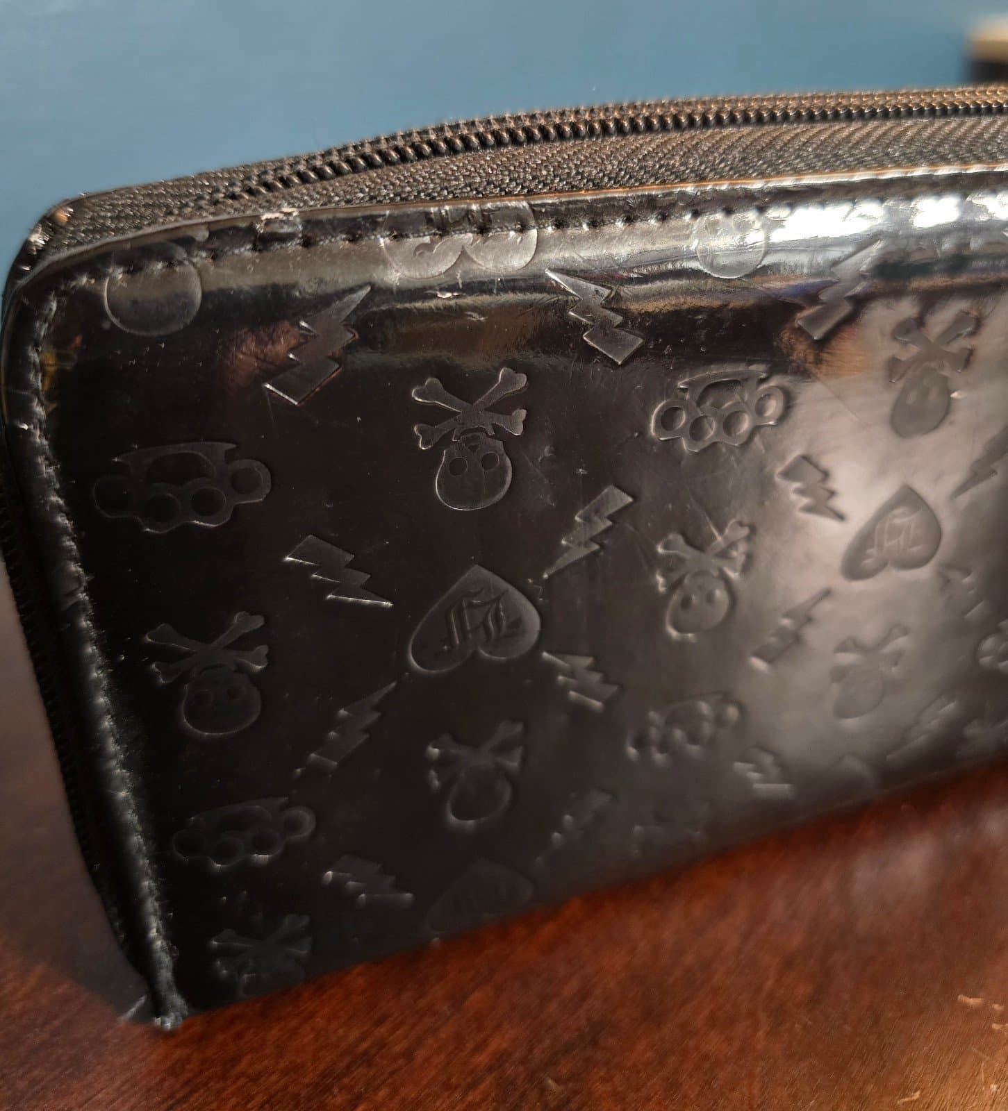 Loungefly ❤️ Logo Skull and Crossbones Wallet - Thumbnail 8