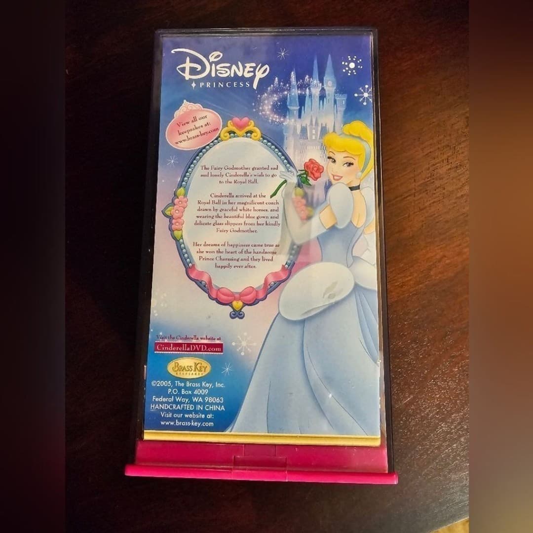 Walt Disney Special Edition Porcelain Cinderella Doll - Thumbnail 3