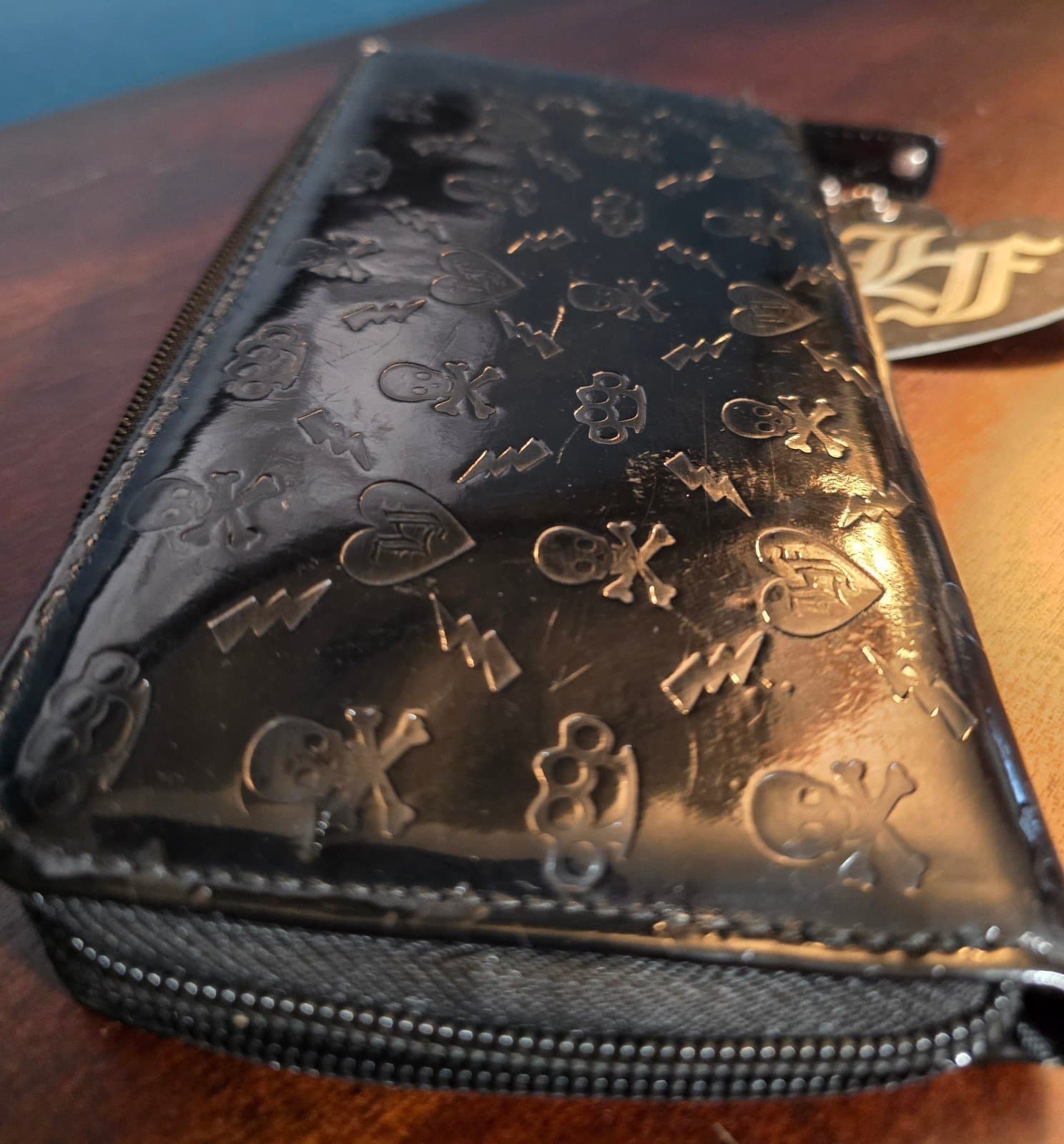 Loungefly ❤️ Logo Skull and Crossbones Wallet - Thumbnail 12