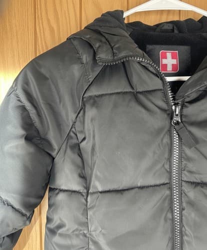 Swiss Tech Kids Black Hooded Puffer Jacket Size XS 4-5 Fleece Lined Warm Coat - Thumbnail 2