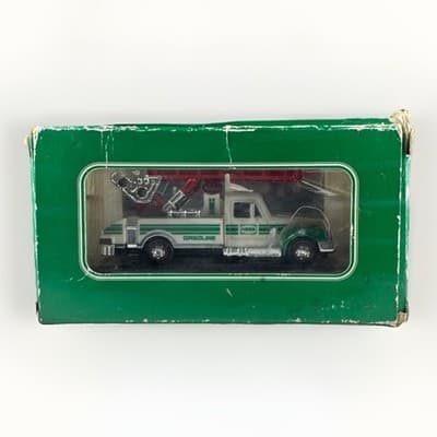 Hess Corporation Miniature Rescue Truck 2007 Die Cast 7"x3" Green White - Thumbnail 3