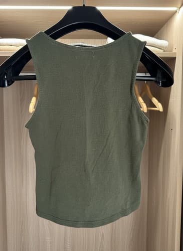 Heart & Hips Olive Green Cropped Tank Top Women's S V-Neck Grommet Excellent - Thumbnail 2