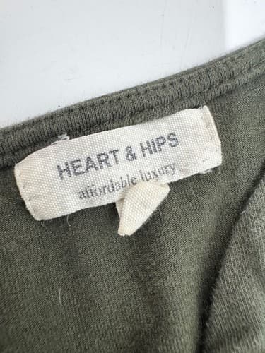 Heart & Hips Olive Green Cropped Tank Top Women's S V-Neck Grommet Excellent - Thumbnail 3