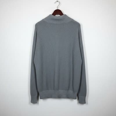 Time And Tru Heather Grey Sweater Woman’s Size Medium Casual Comfort Neutral - Thumbnail 2