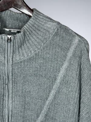 Time And Tru Heather Grey Sweater Woman’s Size Medium Casual Comfort Neutral - Thumbnail 3