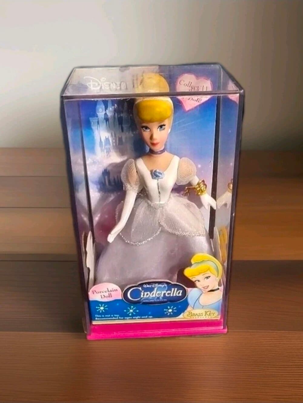 Disney Princess Cinderella 5" Porcelain Doll Brass Key Keepsakes 2005 Vintage - Thumbnail 4