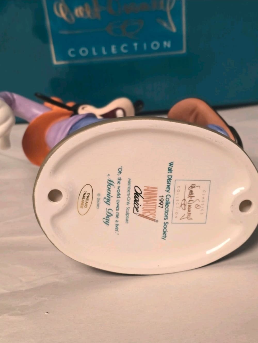 WDCC Disney Goofy "Oh, the world owes me a livin'." Moving Day W/Original Box - Thumbnail 6