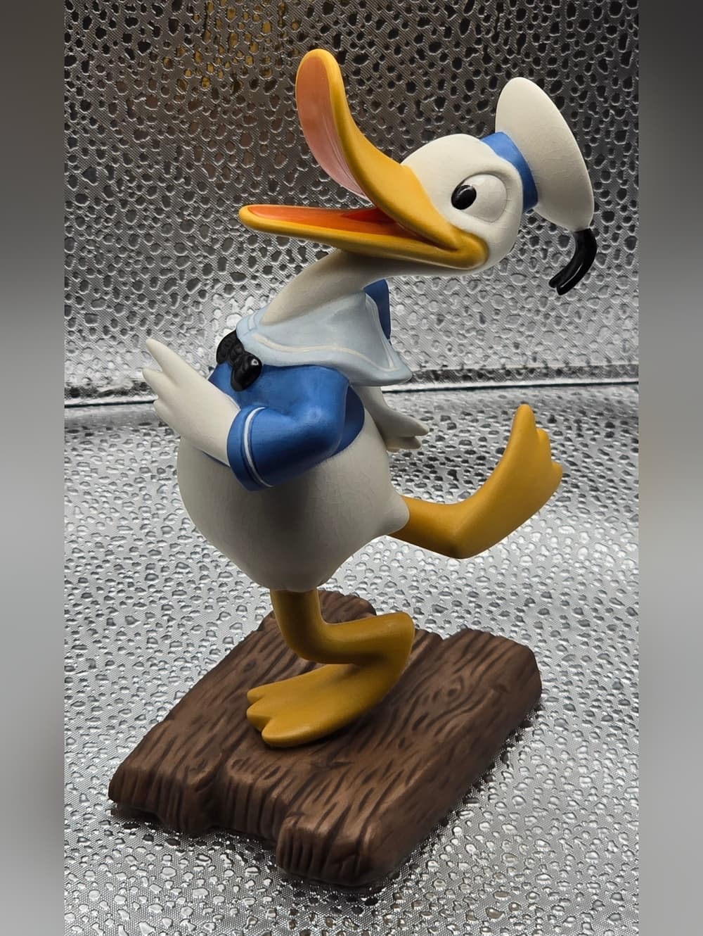 WDCC Walt Disney's Donald's Debut in The Wise Little Hen Donald Duck w/COA & Box - Thumbnail 6