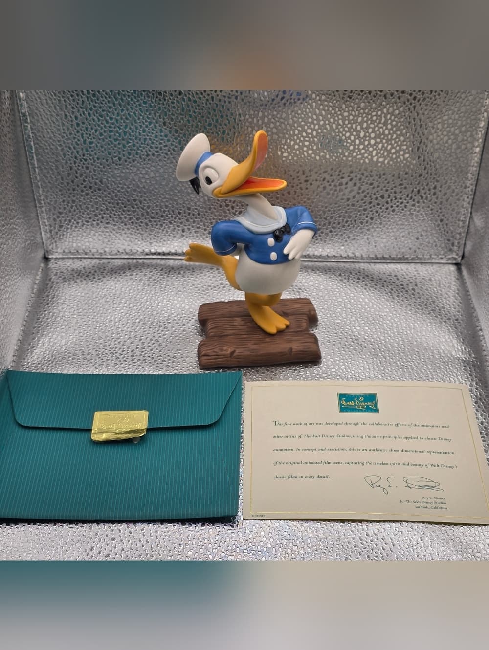 WDCC Walt Disney's Donald's Debut in The Wise Little Hen Donald Duck w/COA & Box - Thumbnail 2