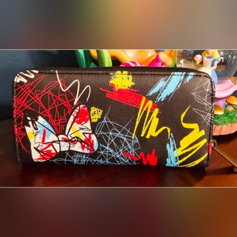 2017 Loungefly OG Disney Minnie Mouse Scribble Art Wallet - Thumbnail 2