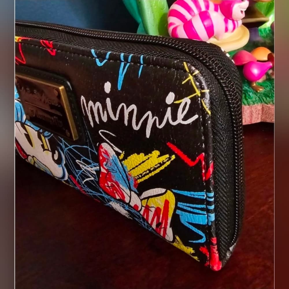 2017 Loungefly OG Disney Minnie Mouse Scribble Art Wallet - Thumbnail 3