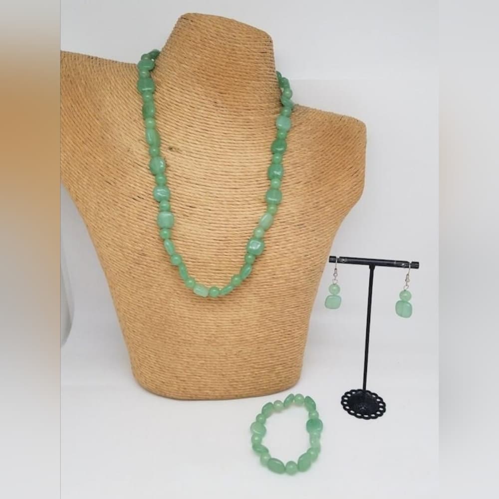 Jadeite 3 Piece Jewelry Set Necklace Bracelet Earrings - Thumbnail 5