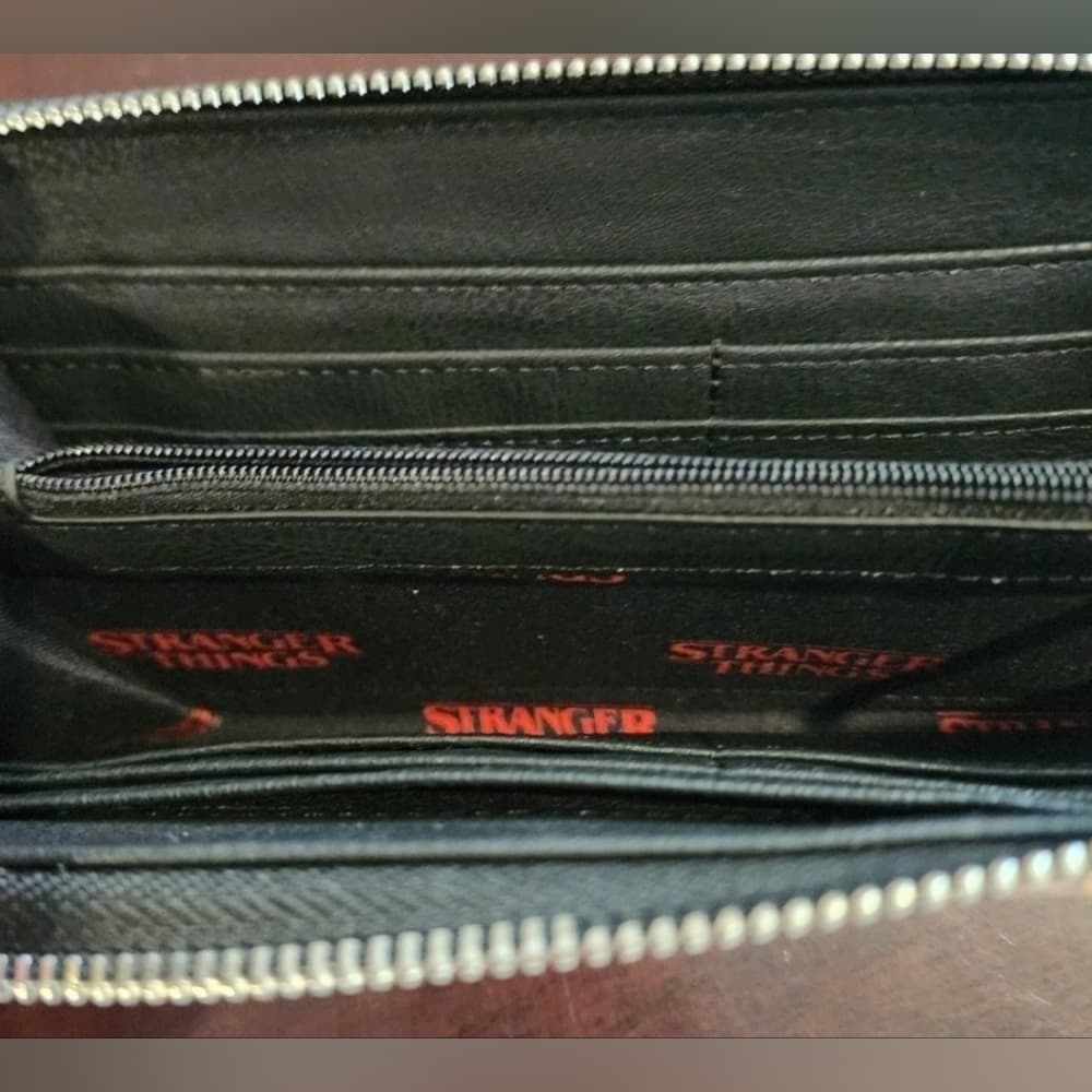 Loungefly Stranger Things Wallet - Thumbnail 3