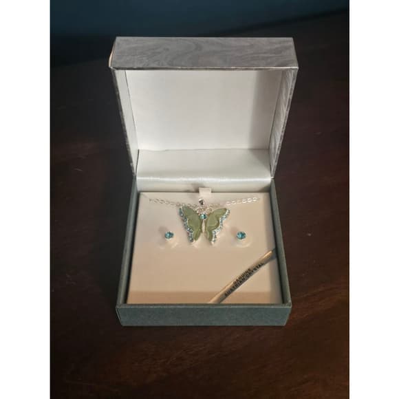 Austrian Crystal Butterfly Necklace with Matching Earrings - Thumbnail 4