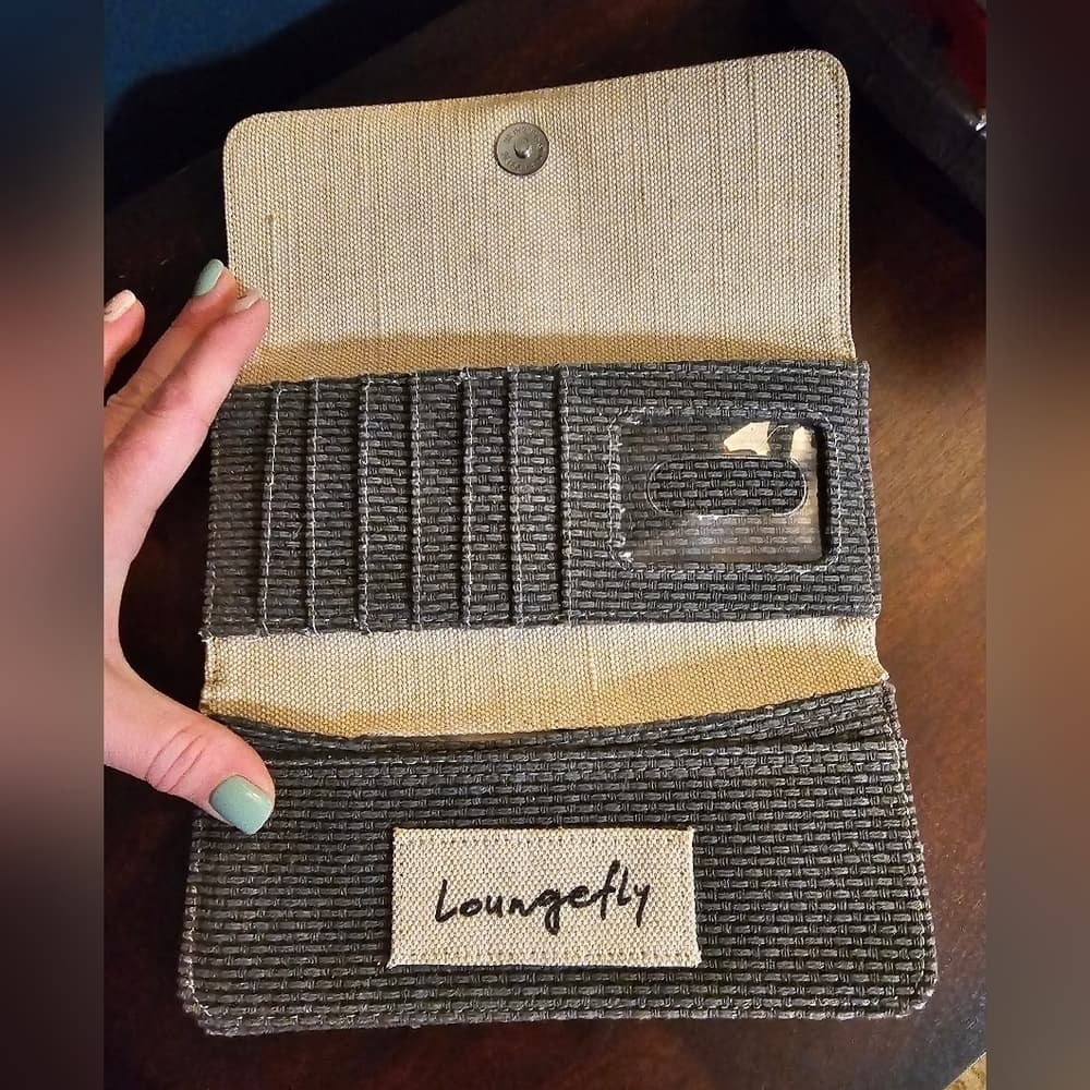 Loungefly Skull Wallet - Thumbnail 2