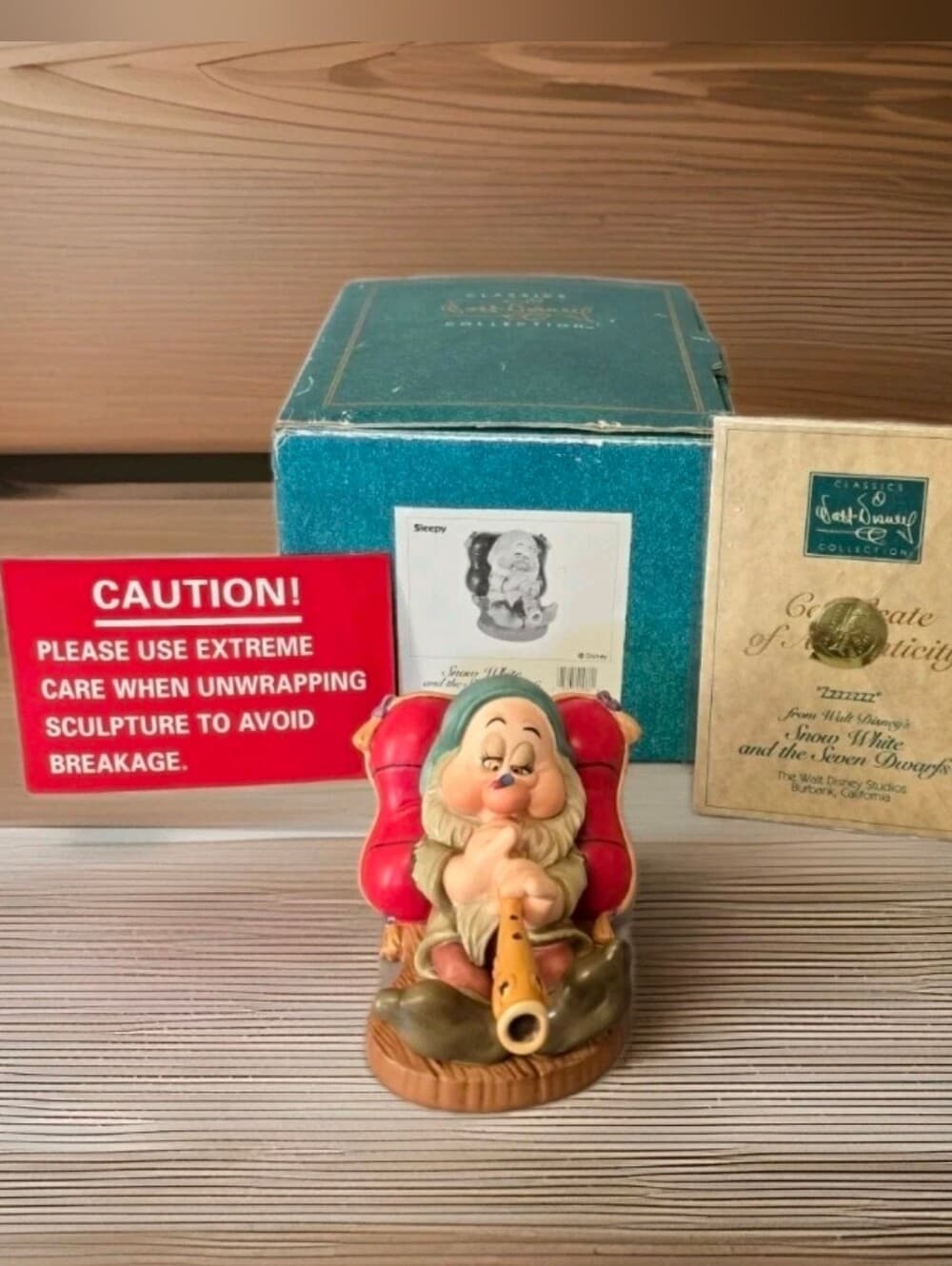 WDCC Disney Snow White Sleepy "Zzzzzzz" Figurine w/box & COA - Thumbnail 9
