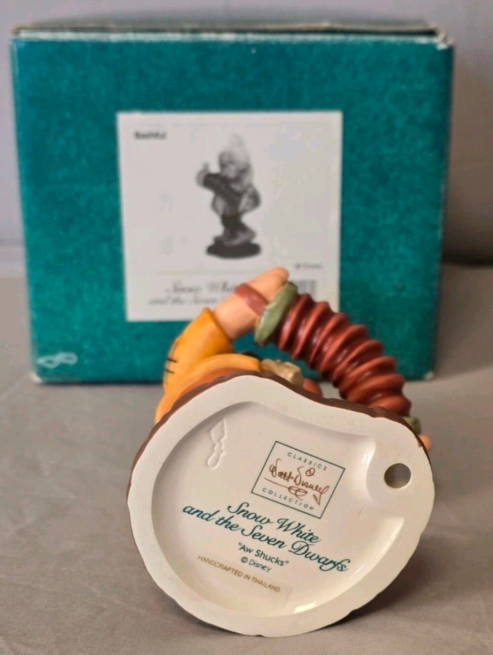WDCC Disney Snow White Bashful "Aw Shucks" Porcelain Figurine Box & COA - Thumbnail 10