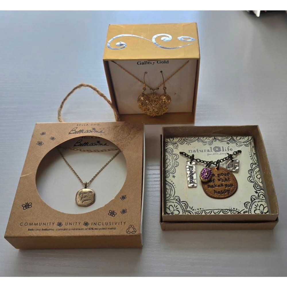 Necklace and Earring Bundle - Thumbnail 5