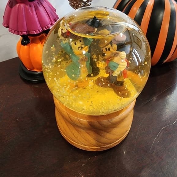Vintage Disney Snowglobe - Thumbnail 6