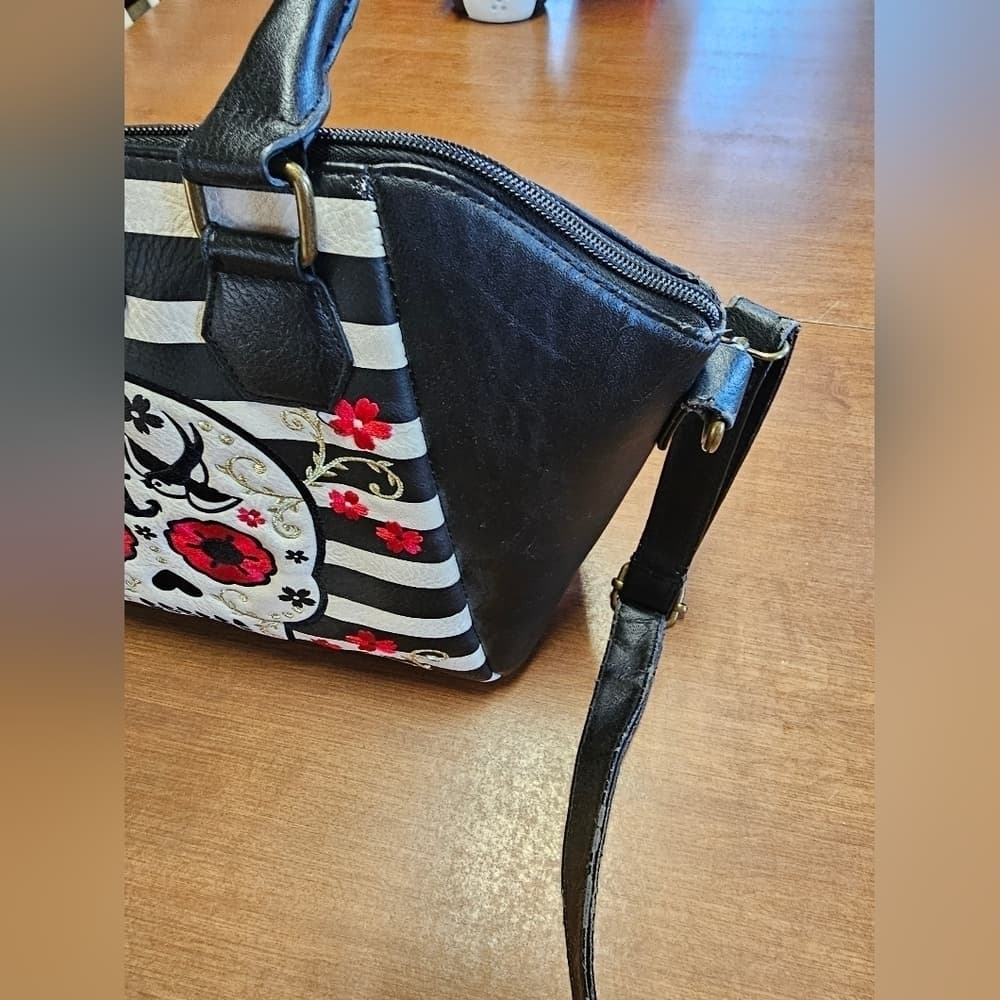 Loungefly ❤️ Logo Sugar Skull Bag - Thumbnail 8