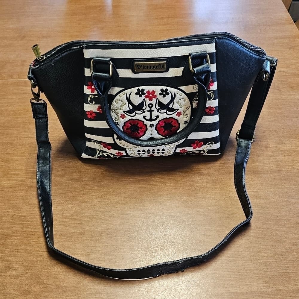 Loungefly ❤️ Logo Sugar Skull Bag - Thumbnail 4