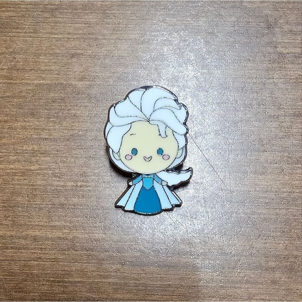 Disney's Frozen Queen Toddler Elsa Shanghai Disney Resort Trading Pin - Thumbnail 3