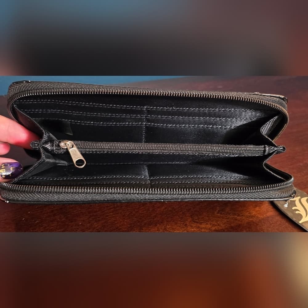 Loungefly ❤️ Logo Skull and Crossbones Wallet - Thumbnail 10