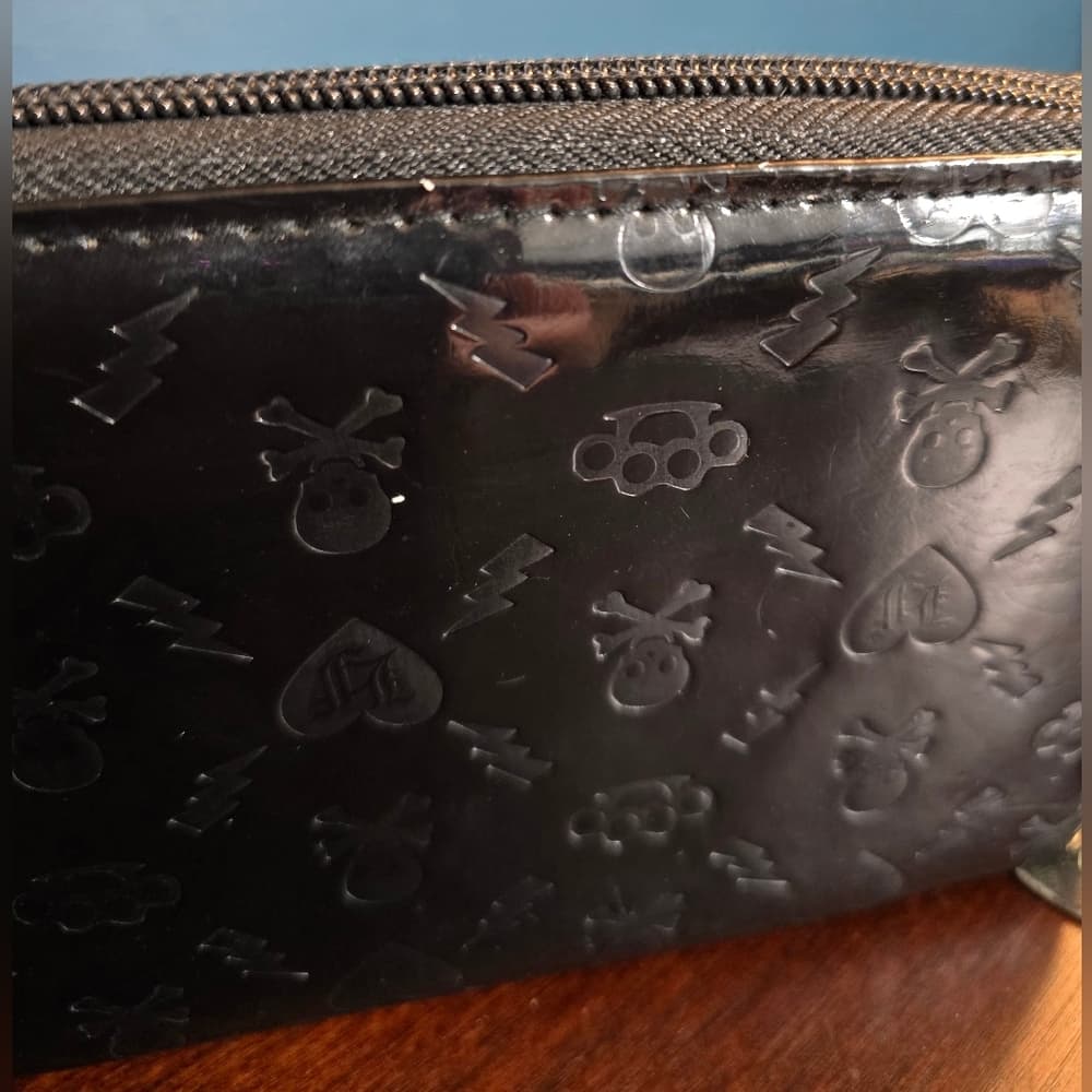 Loungefly ❤️ Logo Skull and Crossbones Wallet - Thumbnail 6