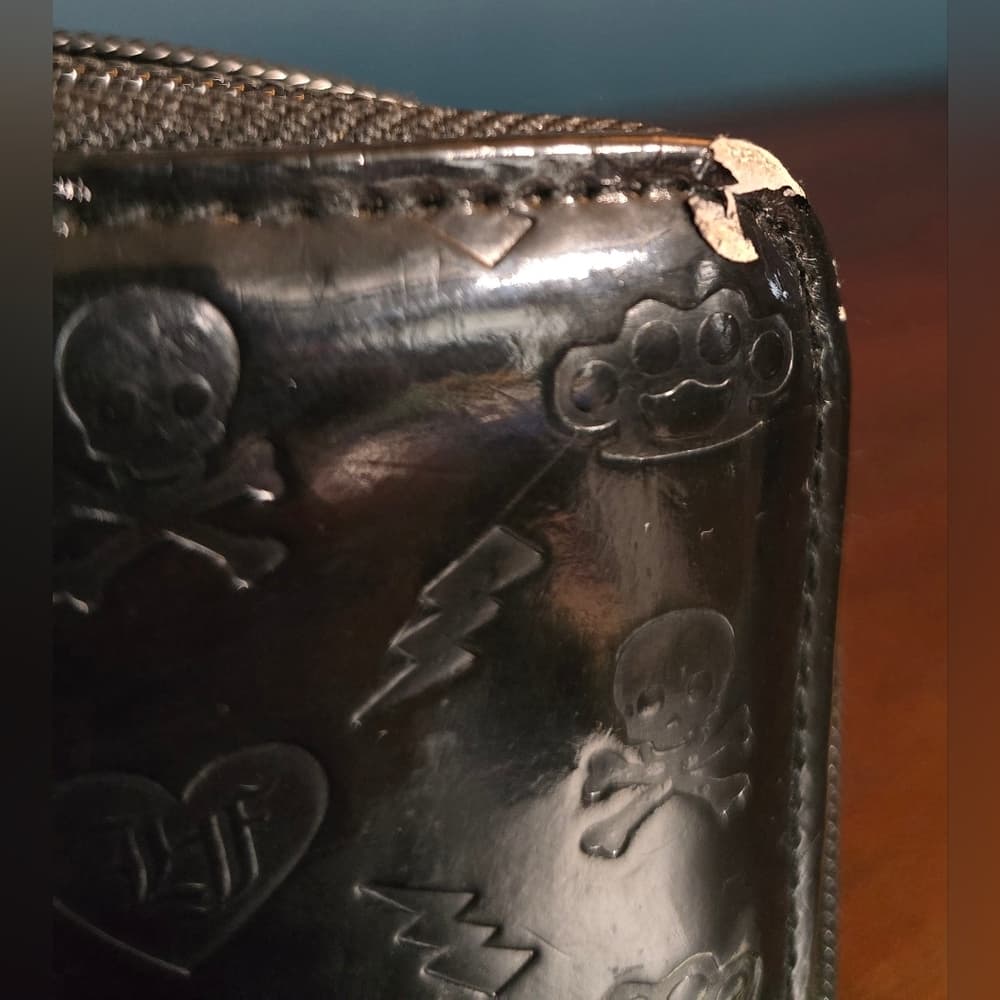 Loungefly ❤️ Logo Skull and Crossbones Wallet - Thumbnail 11