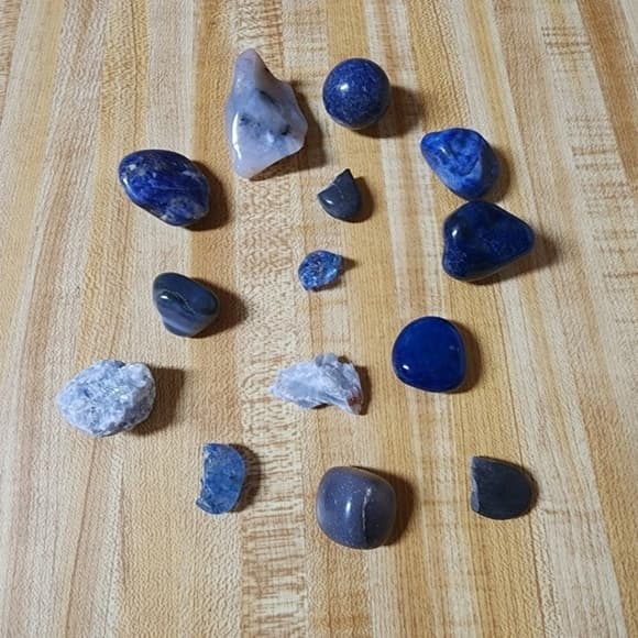Crystals and Stones - Thumbnail 3