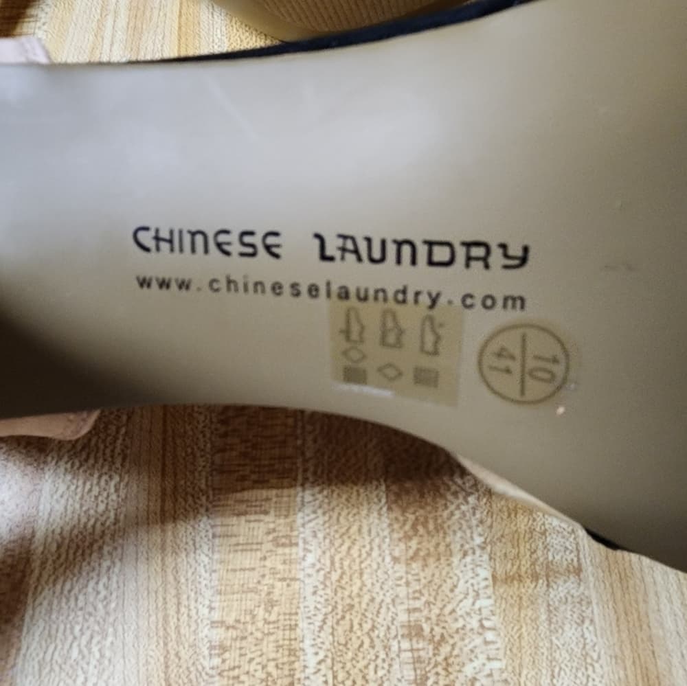 Chinese Laundry Only You Black and Nude Lucite Kitten Heels - Thumbnail 6