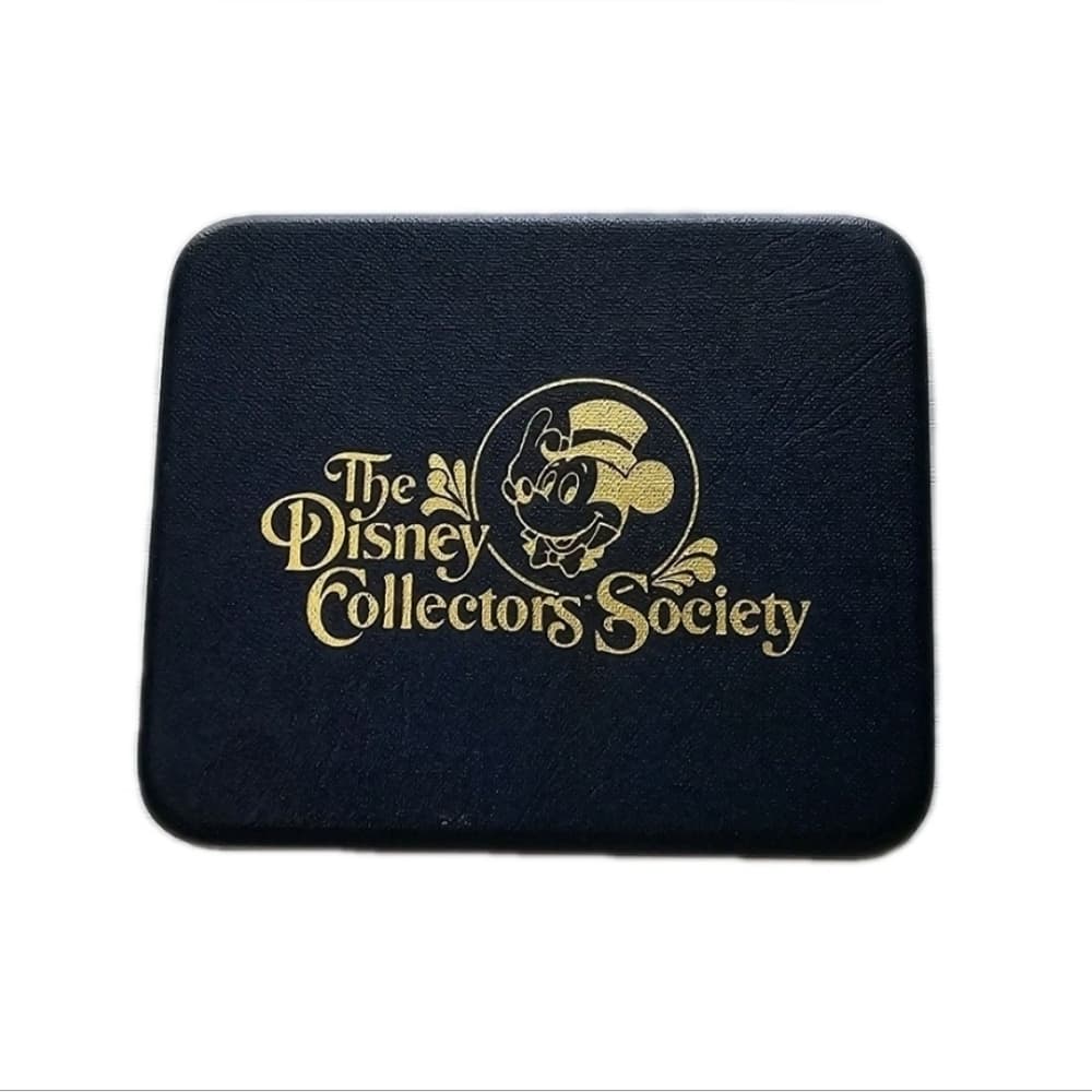 1983 'Disney Collectors Society' LE Ceramic Medallion Snow White & Friends - Thumbnail 2