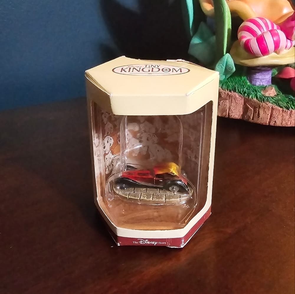 Disney Store Tiny Kingdom 101 Dalmatians Cruella's Car - Thumbnail 3