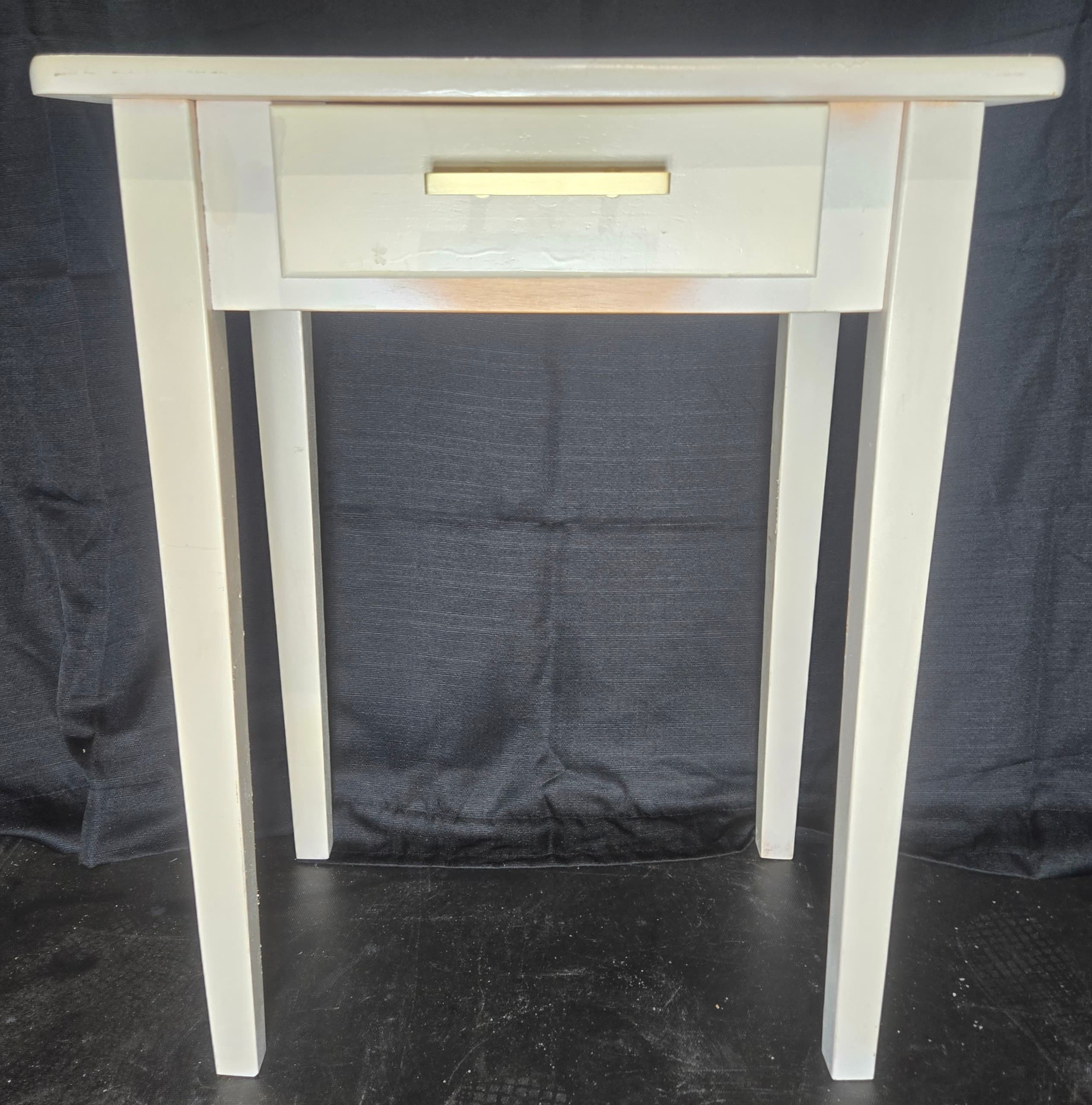 Clean White Side Table with Storage Drawer – Minimalist Style