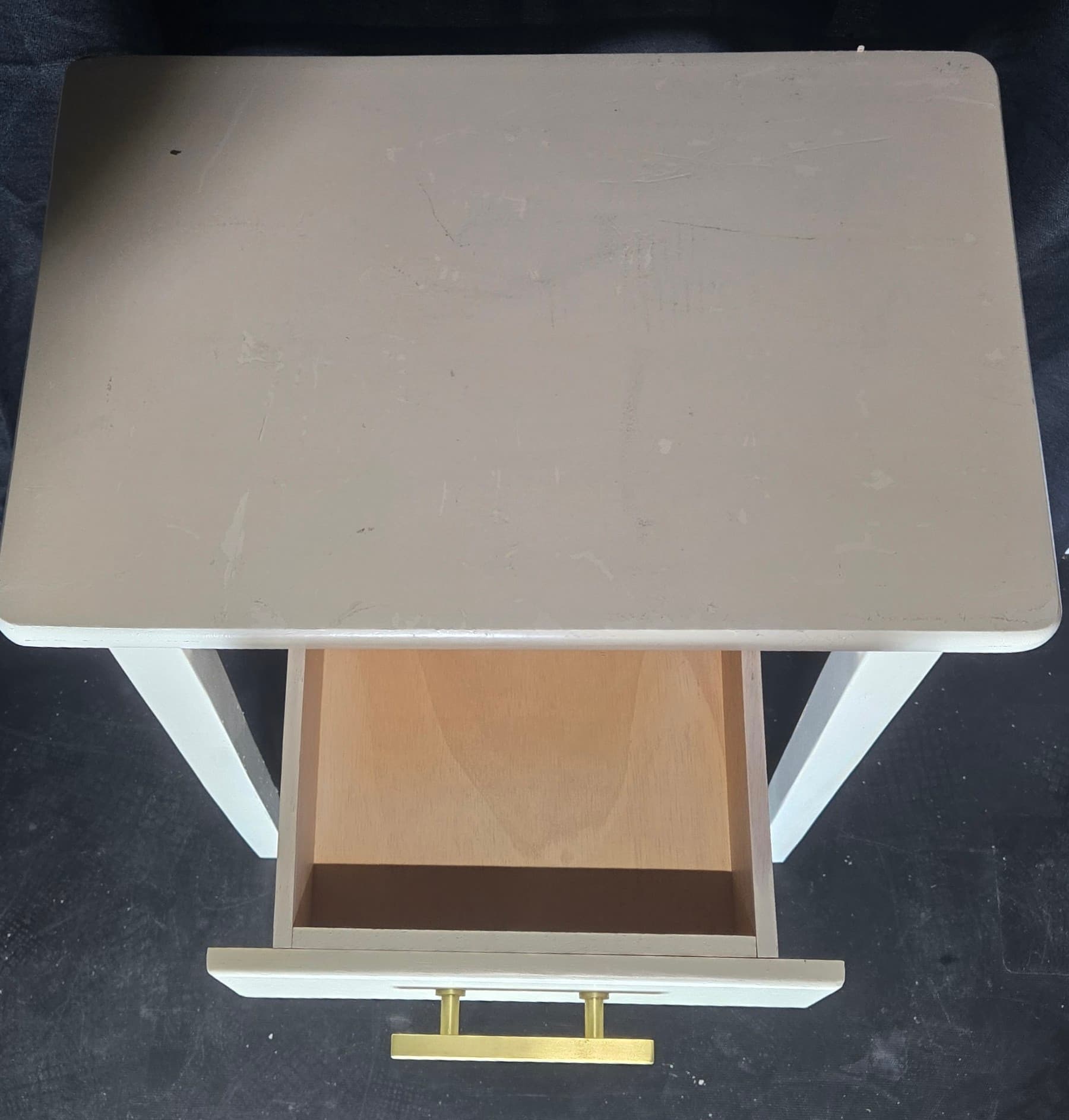 Clean White Side Table with Storage Drawer – Minimalist Style - Thumbnail 2