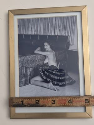Vintage Bunny Yeager Framed Photo Mid Century Pinup Burlesque Glamour Art 5x7 - Thumbnail 4